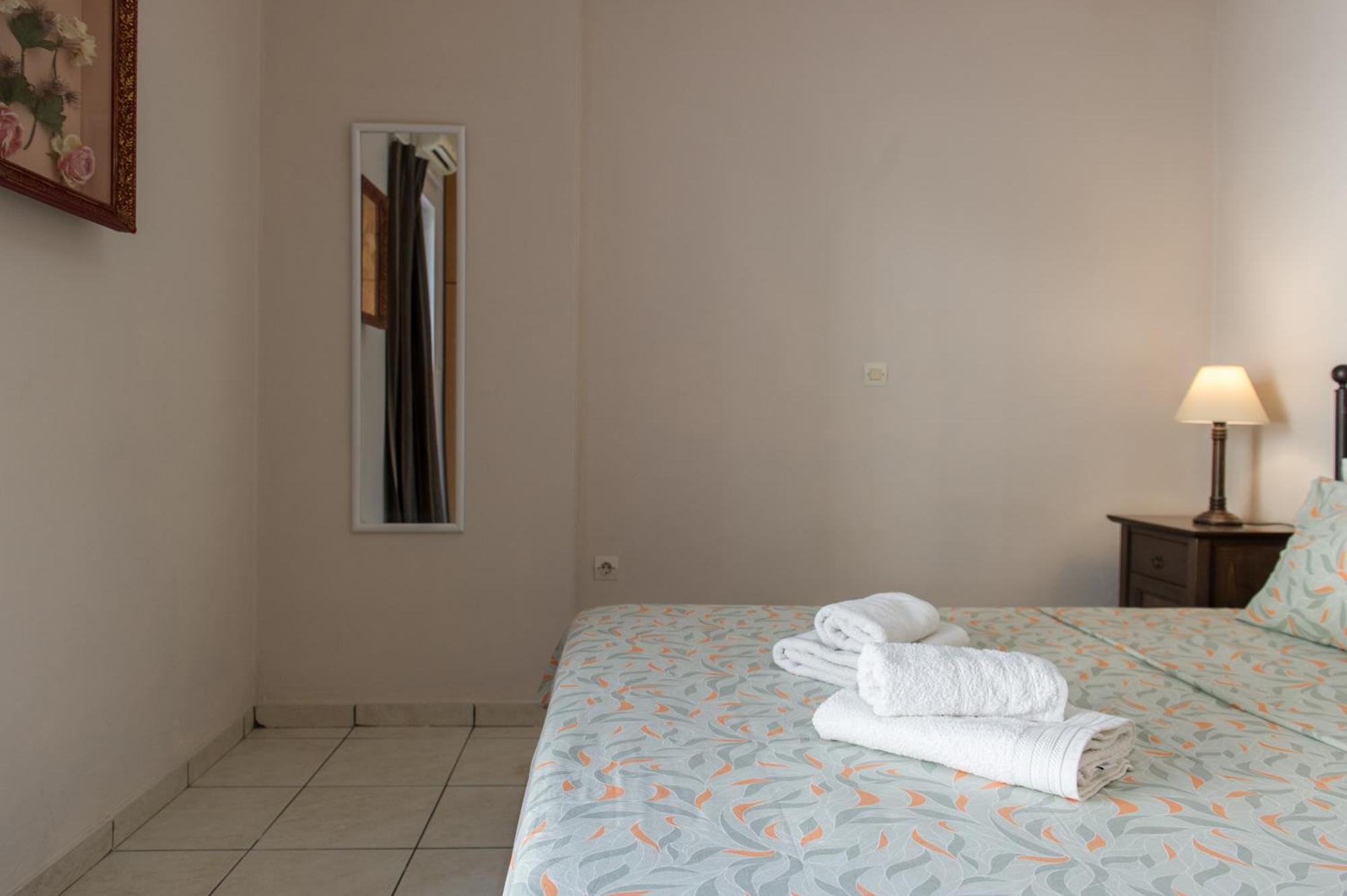 Kamari Blue Apartments Kalamata Exterior foto